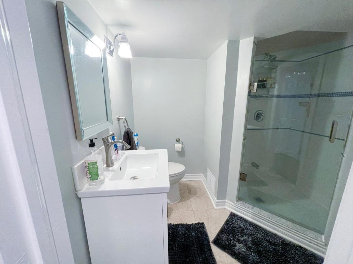 Spacious & Renovated 1bd W/parking Apartment